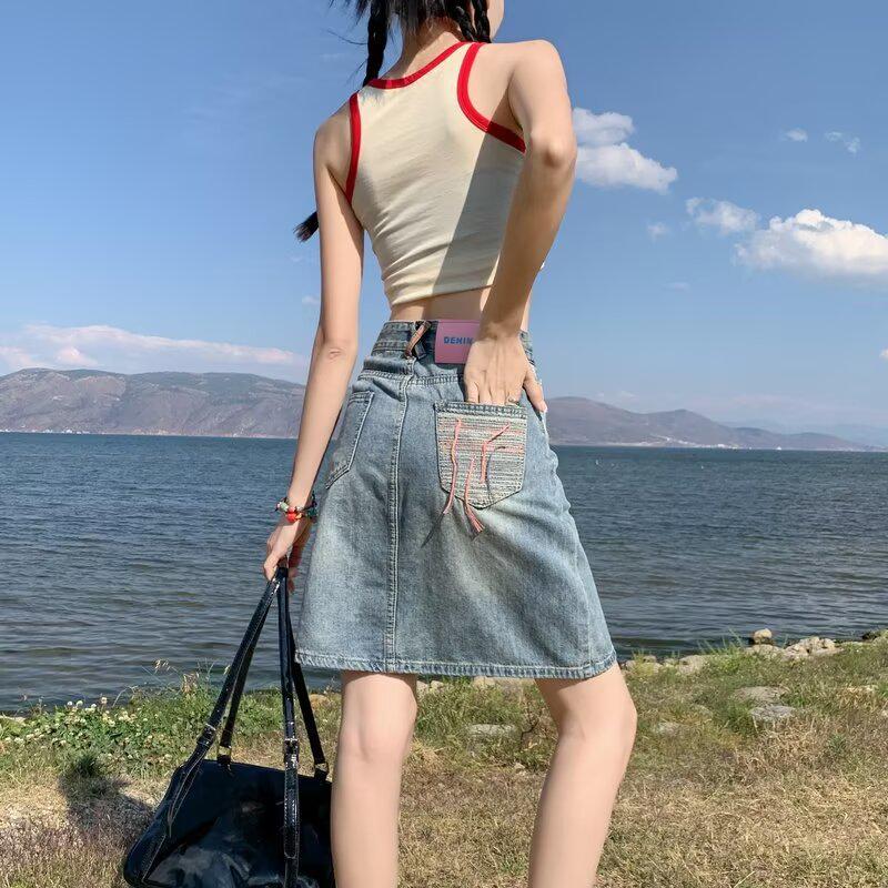 Женская джинсовая мини-юбка А-силуэта с высокой талией - Летняя стройнящая и универсальная облегающая юбка Extra Large
Женская джинсовая мини-юбка А-силуэта с высокой талией - Летняя стройнящая и универсальная облегающая юбка Extra Large