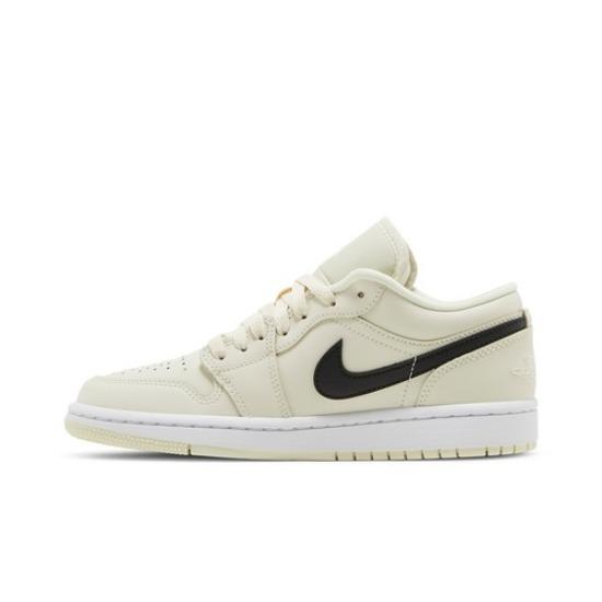 Air Jordan Wmns Air Jordan 1 Low Coconut Milk DC0774-121 EU 40 кокосовий/чорний
Air Jordan Wmns Air Jordan 1 Low Coconut Milk DC0774-121 EU 40 кокосовий/чорний