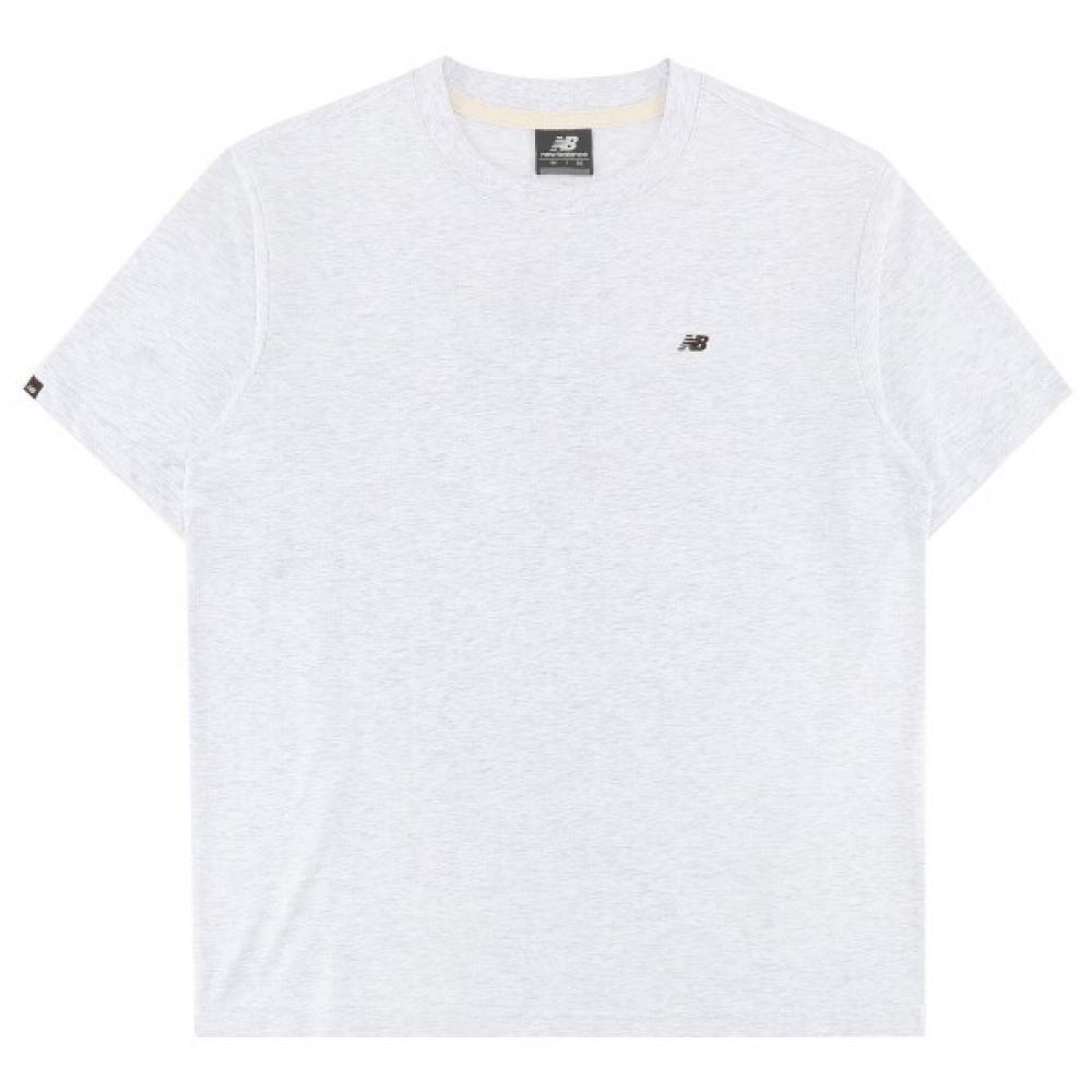 New Balance EssenTial T shirT Nbneg21203 S(90)
New Balance EssenTial T shirT Nbneg21203 S(90)