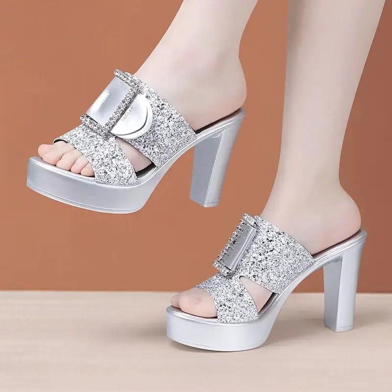 10см Маленький Размер 32-43 Элегантные Блестящие Серебристые Золотые Свадебные Туфли Женские Шлепанцы 2025 Натуральная Кожа Тапочки Блок Высокий Каблук Модель 43 серебряный
10см Маленький Размер 32-43 Элегантные Блестящие Серебристые Золотые Свадебные Туфли Женские Шлепанцы 2025 Натуральная Кожа Тапочки Блок Высокий Каблук Модель 43 серебряный