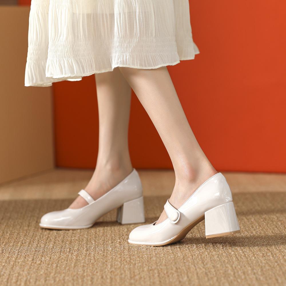 Mary Jane retro shallow mouth fashion simple medium thick heel high single shoes women s word with decorative buckle wedding shoes 40 чорний
Mary Jane retro shallow mouth fashion simple medium thick heel high single shoes women s word with decorative buckle wedding shoes 40 чорний