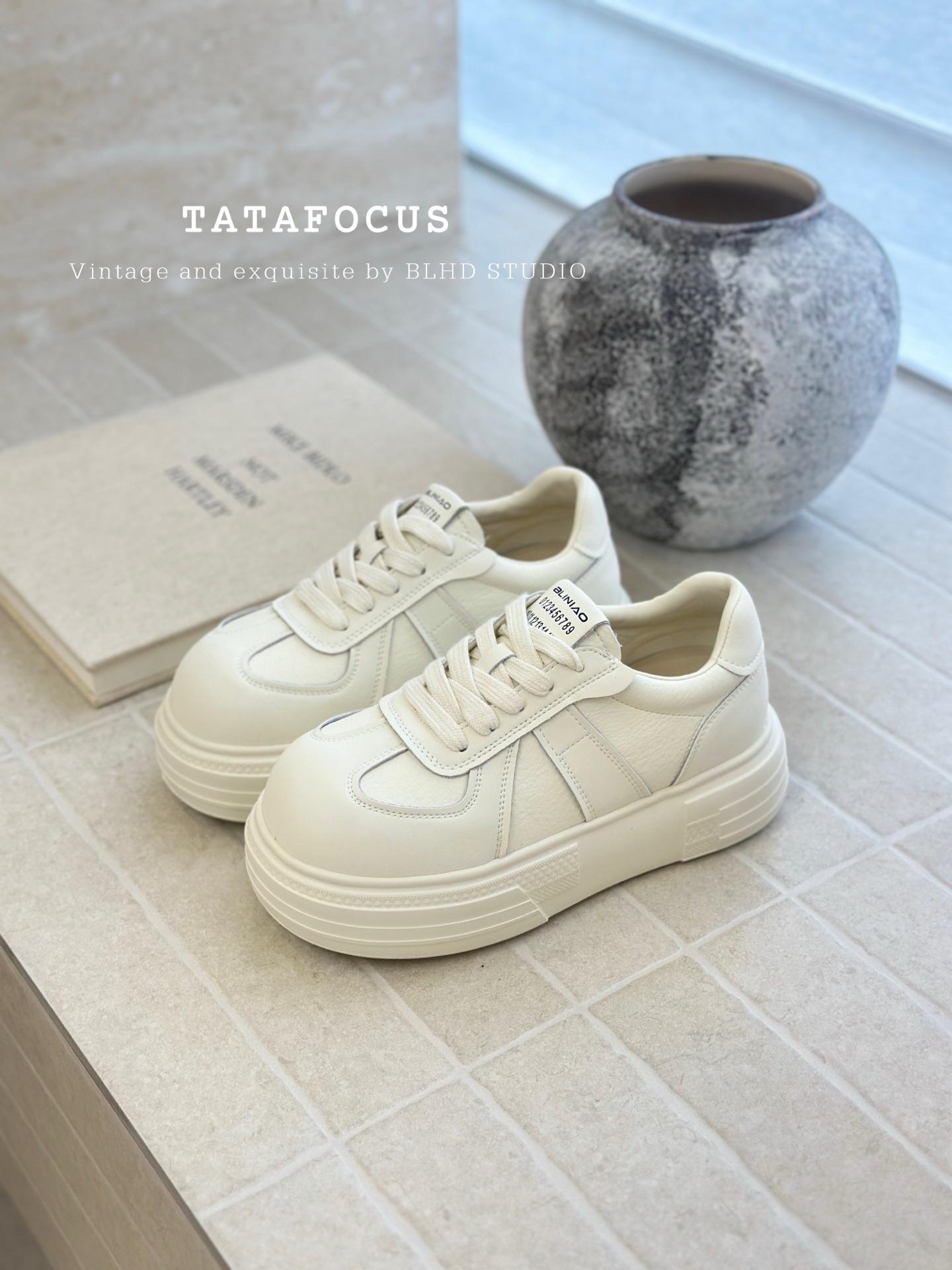 Leather big head thick sole white shoes women s 2025 autumn new versatile height increase casual sports shoes fashion board shoes tide 35
Leather big head thick sole white shoes women s 2025 autumn new versatile height increase casual sports shoes fashion board shoes tide 35