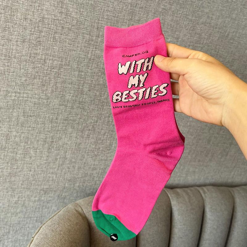 Женские носки средней длины, женские дышащие хлопковые носки с изображением граффити в полоску, милые кавайные носки в стиле Харадзюку с рисунком кролика и животных as the picture
Женские носки средней длины, женские дышащие хлопковые носки с изображением граффити в полоску, милые кавайные носки в стиле Харадзюку с рисунком кролика и животных as the picture