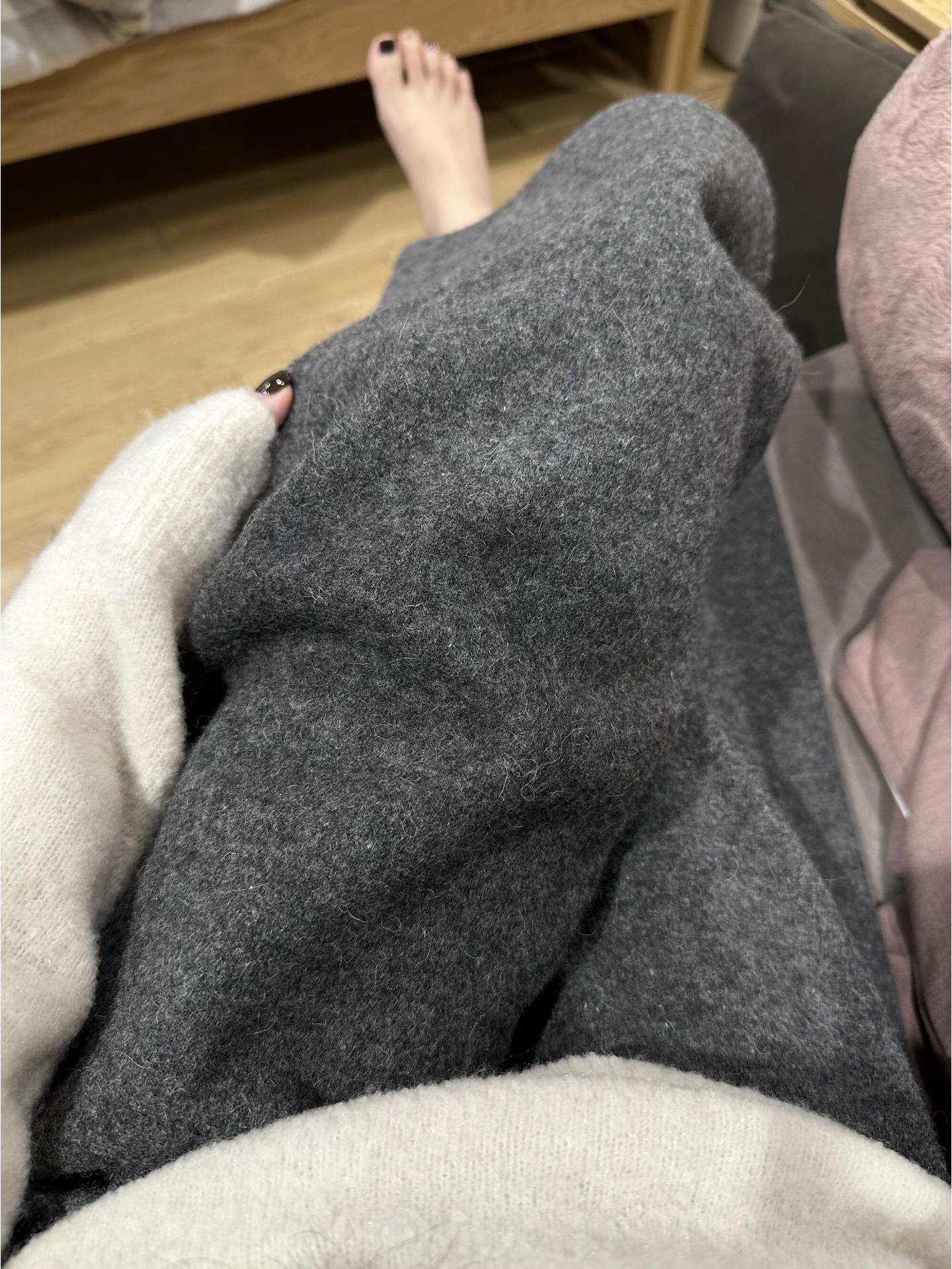 Korean Cozy Lined Wool Pants for Women - Autumn/Winter Loose Fit, Slimming and Versatile Casual Style S темно-сірий
Korean Cozy Lined Wool Pants for Women - Autumn/Winter Loose Fit, Slimming and Versatile Casual Style S темно-сірий