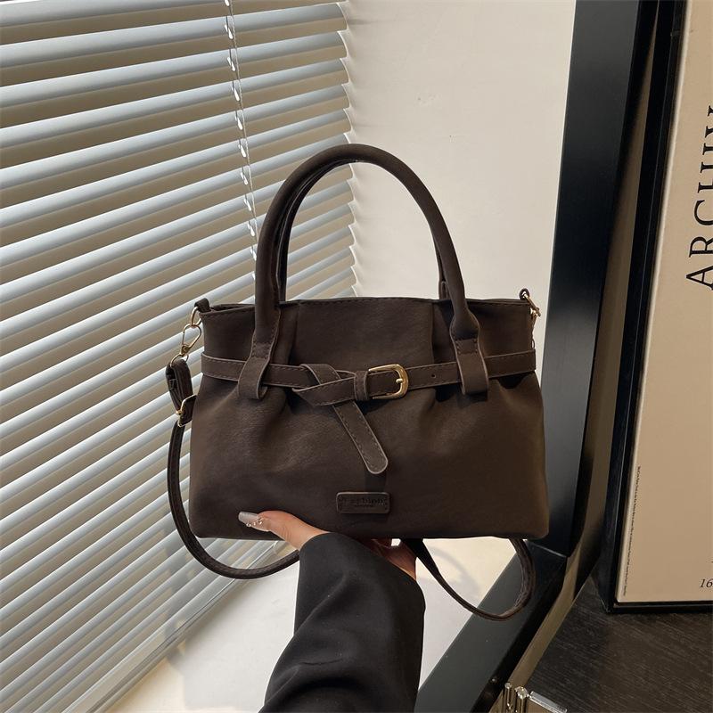 Retro niche handbag small bag women s new suede small tote bag simple shoulder messenger bag
Retro niche handbag small bag women s new suede small tote bag simple shoulder messenger bag