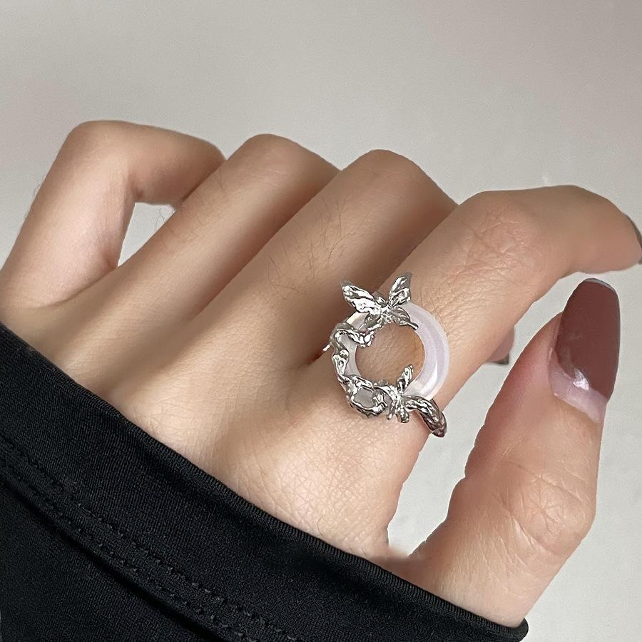 Beautiful Butterfly Gothic Ring For Women Crafted From Copper With Stunning White Agate J5793
Beautiful Butterfly Gothic Ring For Women Crafted From Copper With Stunning White Agate J5793