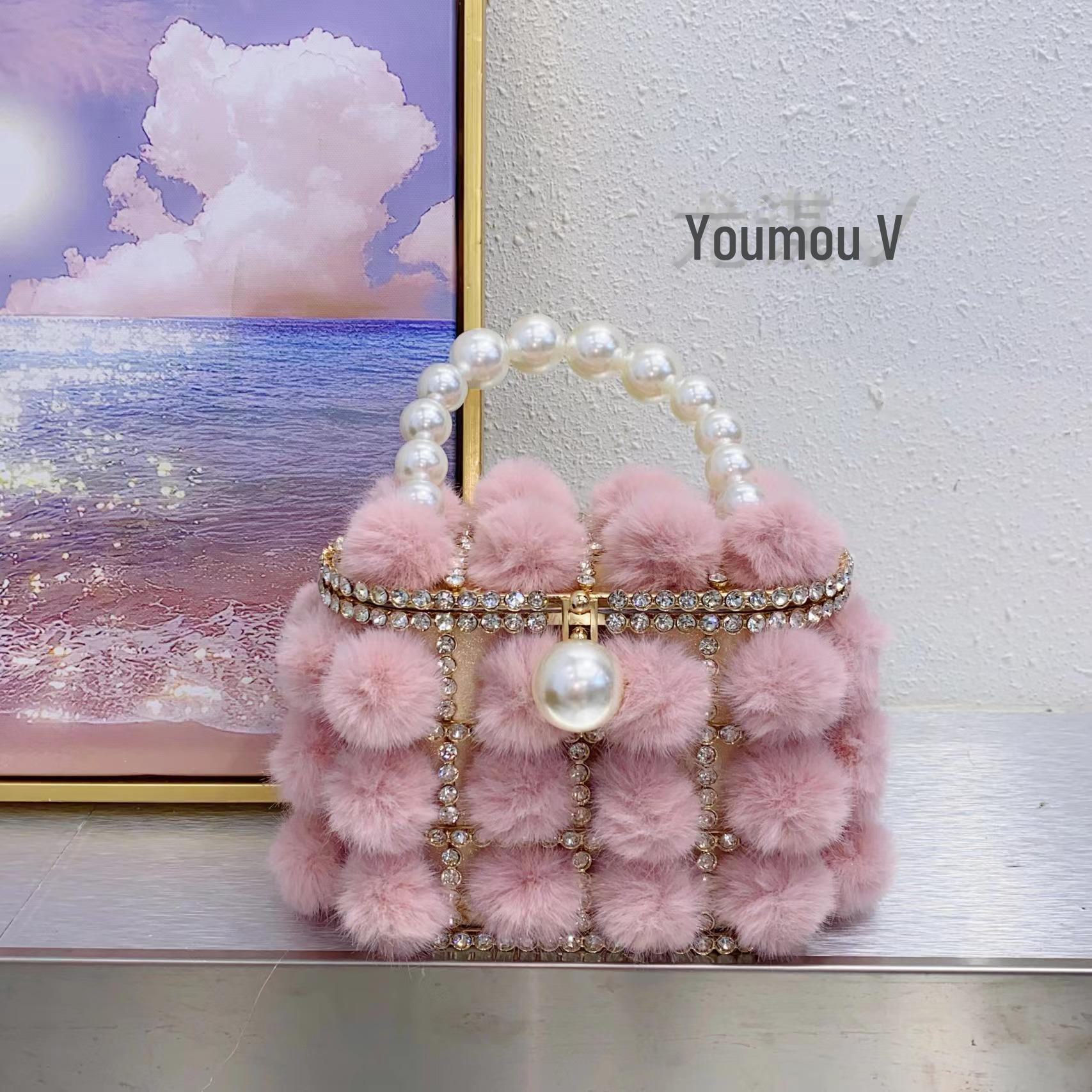 Перлова норкова хутряна сумка-кошик зі стразами та плюшевим дизайном пташиної клітки рожевий
Перлова норкова хутряна сумка-кошик зі стразами та плюшевим дизайном пташиної клітки рожевий