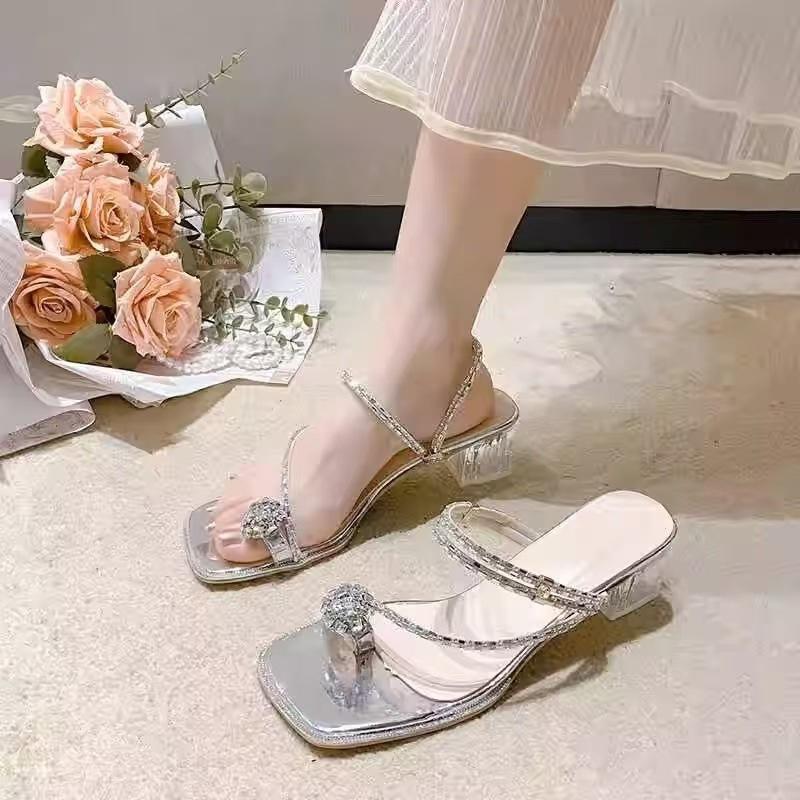 French thick-heeled slippers women s outer wear 2025 summer new rhinestone cover toe cool slippers fairy wind middle-heeled Roman sandals 34
French thick-heeled slippers women s outer wear 2025 summer new rhinestone cover toe cool slippers fairy wind middle-heeled Roman sandals 34