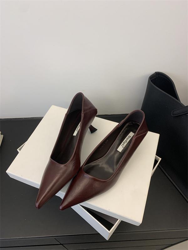 2025 весна и осень новая обувь на тонком каблуке с острым носком, женская обувь удобная и не вызывает усталости при ношении, универсальная, с открытым верхом, французская 39 красный
2025 весна и осень новая обувь на тонком каблуке с острым носком, женская обувь удобная и не вызывает усталости при ношении, универсальная, с открытым верхом, французская 39 красный