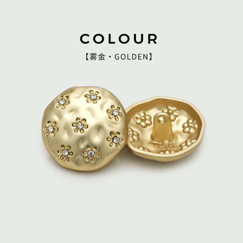 10pcs Irregular Round Flower Metal Button Matte Button Women s Cashmere Knitted Cardigan Sweater Coat Decorative Button 17.5mm золотий
10pcs Irregular Round Flower Metal Button Matte Button Women s Cashmere Knitted Cardigan Sweater Coat Decorative Button 17.5mm золотий