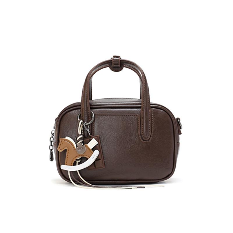 Crossbody Bag, Simple Casual Square Pillow Bag, Women s Instagram Style Commuting Bag, Versatile Daily Handbag
Crossbody Bag, Simple Casual Square Pillow Bag, Women s Instagram Style Commuting Bag, Versatile Daily Handbag