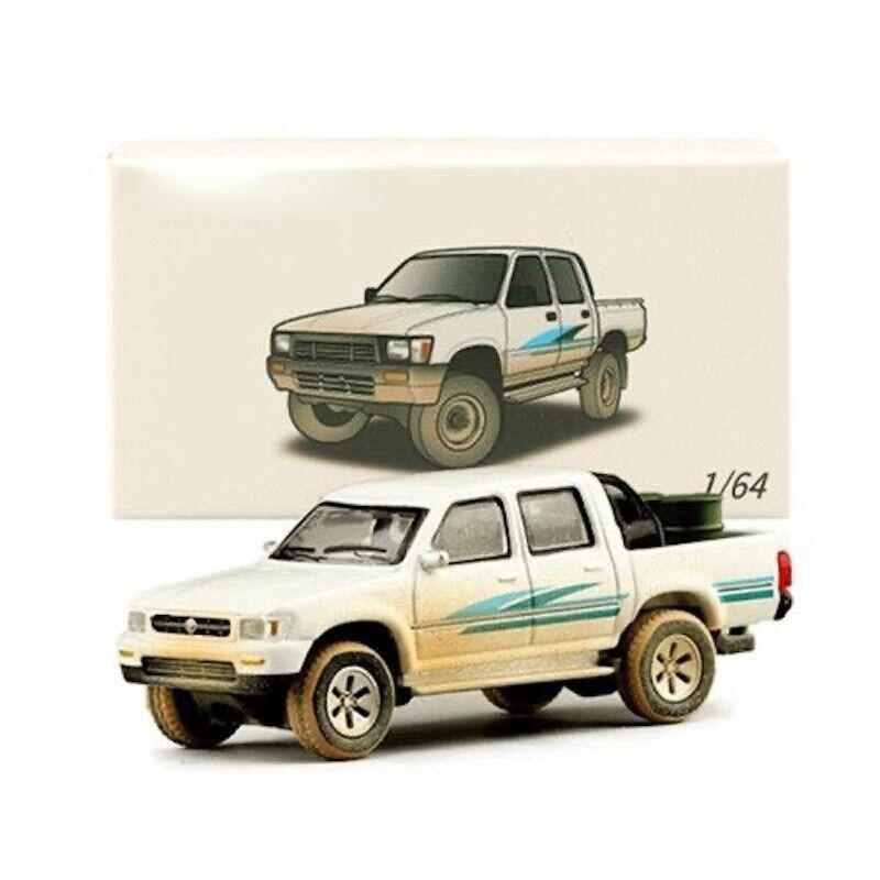 1:64 Белый пикап Dirty Hilux 1993 года, модель литого под давлением металлического автомобиля BN 
1:64 Белый пикап Dirty Hilux 1993 года, модель литого под давлением металлического автомобиля BN