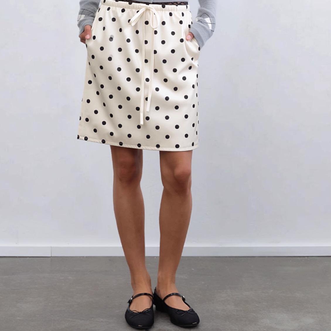 High-Intelligence Retro Satin Polka Dot Drawstring Bodycon Midi Skirt - Slim Fit, Flattering Style for Women Medium
High-Intelligence Retro Satin Polka Dot Drawstring Bodycon Midi Skirt - Slim Fit, Flattering Style for Women Medium