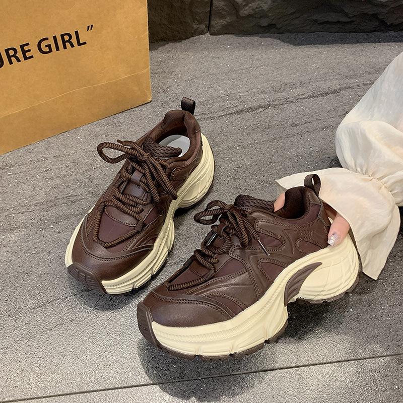 Премиальные коричневые кроссовки для папы женские увеличение роста на 6 см толстая подошва не устают ноги 2025 новая осень универсальные спортивные и повседневные 40 темно-коричневого
Премиальные коричневые кроссовки для папы женские увеличение роста на 6 см толстая подошва не устают ноги 2025 новая осень универсальные спортивные и повседневные 40 темно-коричневого