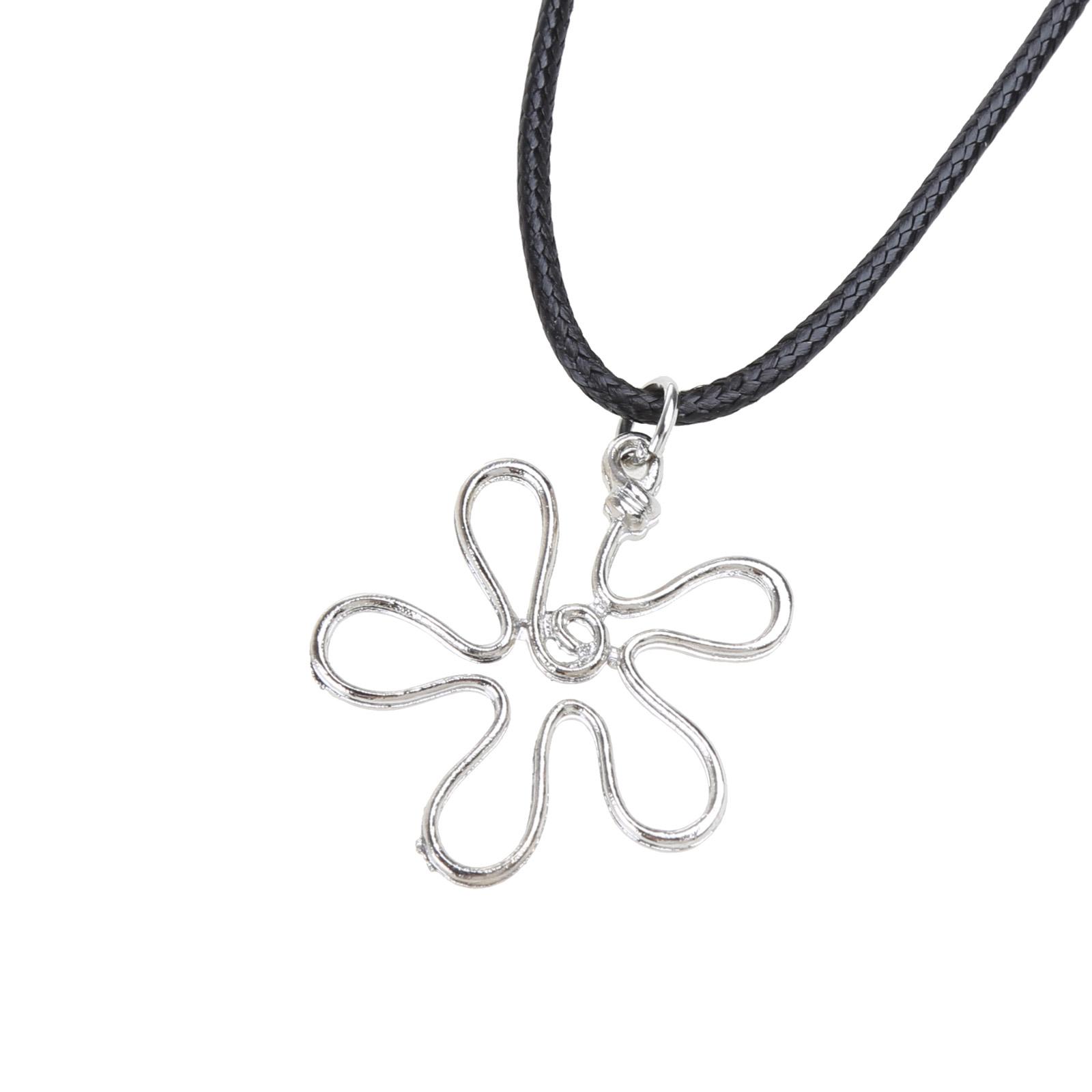 Cute Flower Necklace Irregular Big Hollow Flower Collar Chain Jewelry for Women Teens Elegant Big Flower Clavicle Chain 1
Cute Flower Necklace Irregular Big Hollow Flower Collar Chain Jewelry for Women Teens Elegant Big Flower Clavicle Chain 1