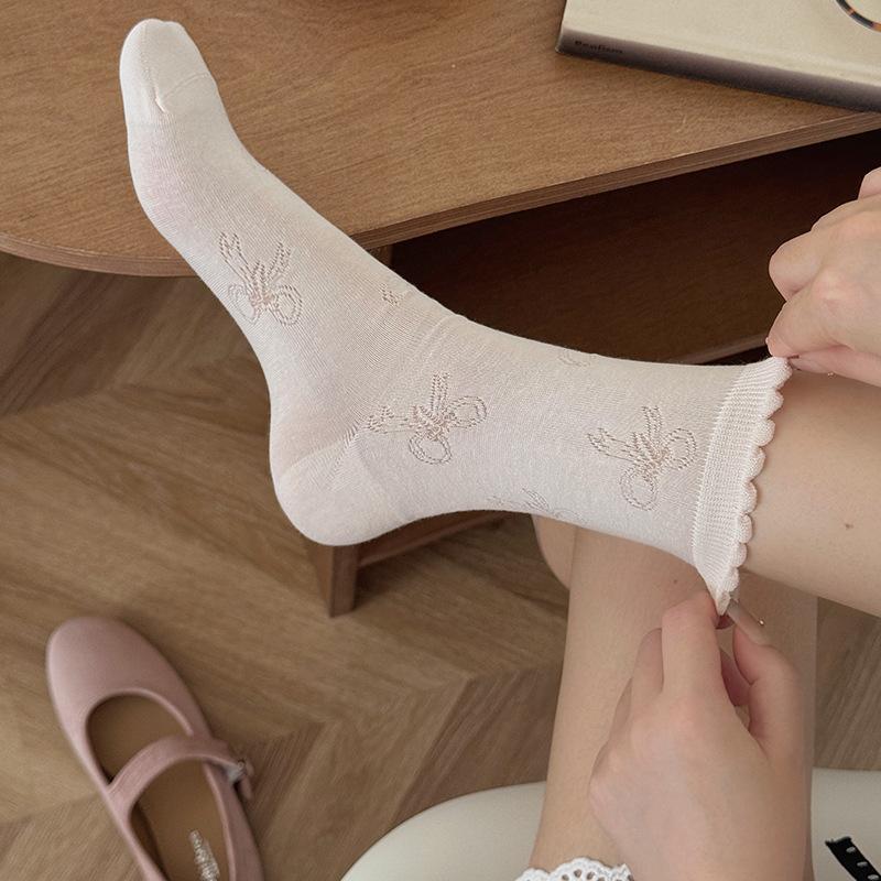 Female Summer Thin Model Hollow Bow Dark Grain Lace Breathable Solid Color In The Tube Stack Socks 1 pair
Female Summer Thin Model Hollow Bow Dark Grain Lace Breathable Solid Color In The Tube Stack Socks 1 pair