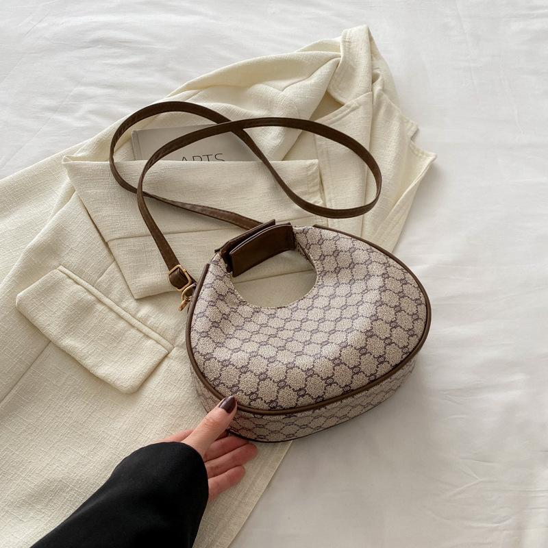 Портативна невелика жіноча сумка весна-літо 2024 новий іноземний і красивий персоналізований маленький ранець Корейська версія сумки-півмісяця жіноча сумка хакі
Портативна невелика жіноча сумка весна-літо 2024 новий іноземний і красивий персоналізований маленький ранець Корейська версія сумки-півмісяця жіноча сумка хакі