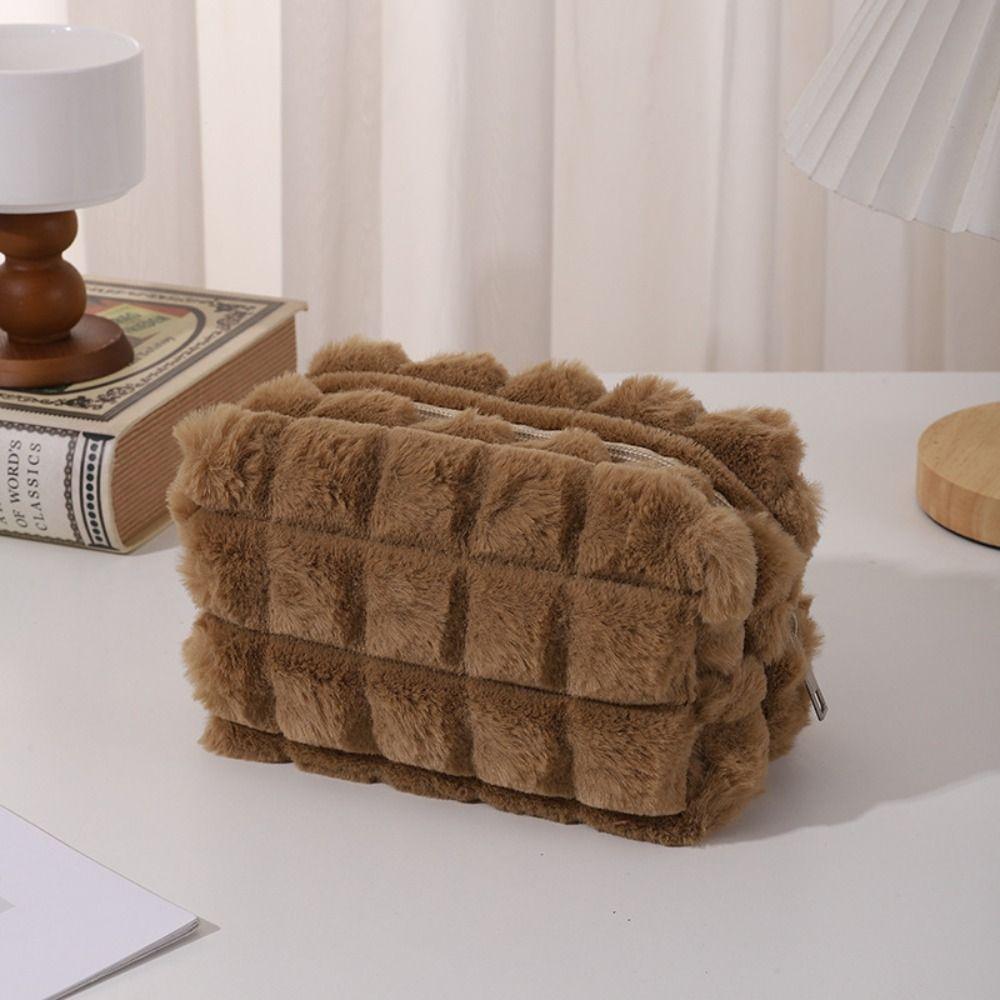 Merad Style Pencil Case Plush Stationery Organizer Cute Pen Bag Gift хакі
Merad Style Pencil Case Plush Stationery Organizer Cute Pen Bag Gift хакі