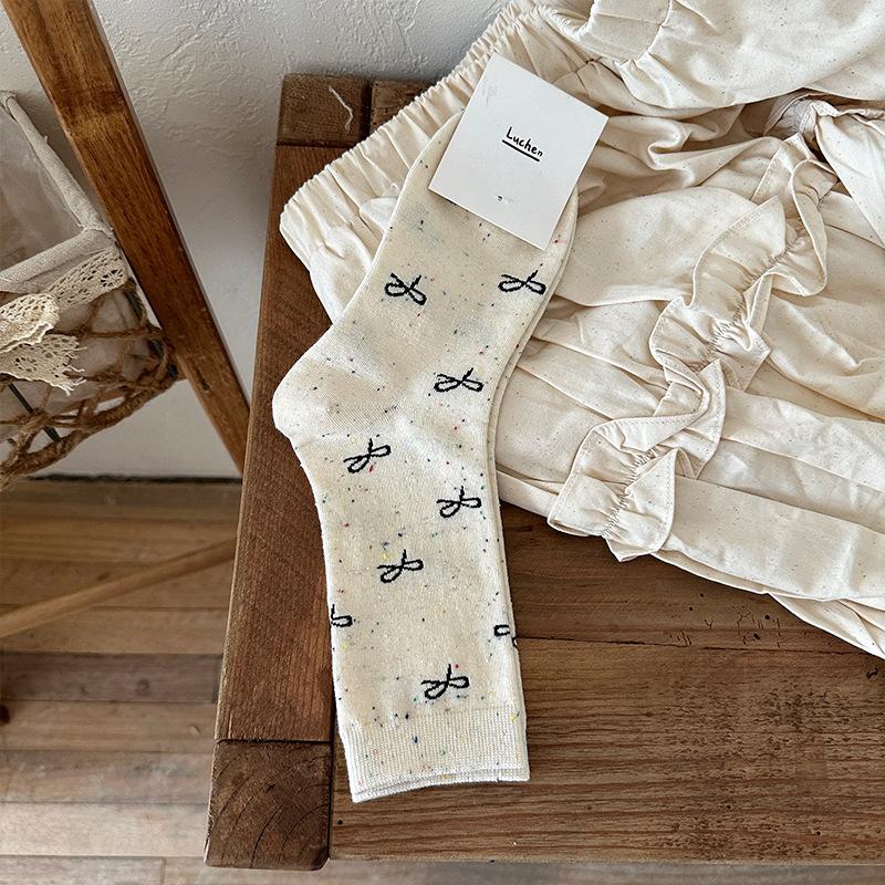 Women s Spring and Autumn Polka Dot Bow Dot Yarn Boneless Drum Pile Socks 1 pair
Women s Spring and Autumn Polka Dot Bow Dot Yarn Boneless Drum Pile Socks 1 pair