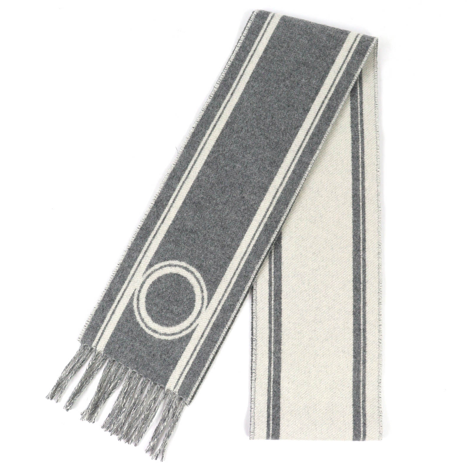 Pristine HERMES Scarf Bande de Repo Two-tone fringe long dress gray cashmere Used
Pristine HERMES Scarf Bande de Repo Two-tone fringe long dress gray cashmere Used