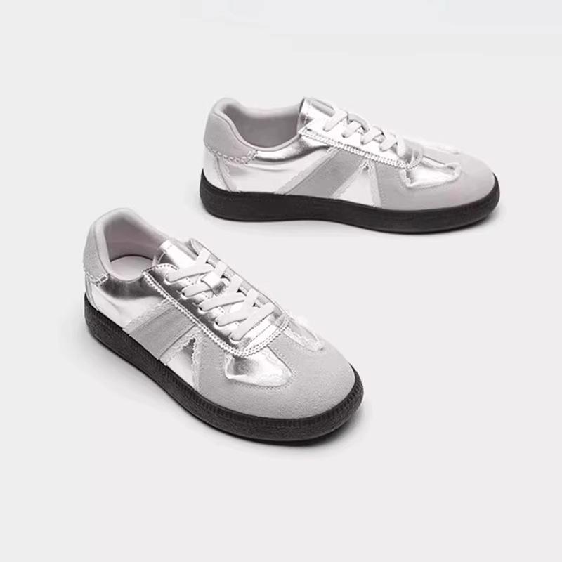 Silver women s shoes new platform white shoes breathable retro lace board shoes 35 серебряный
Silver women s shoes new platform white shoes breathable retro lace board shoes 35 серебряный
