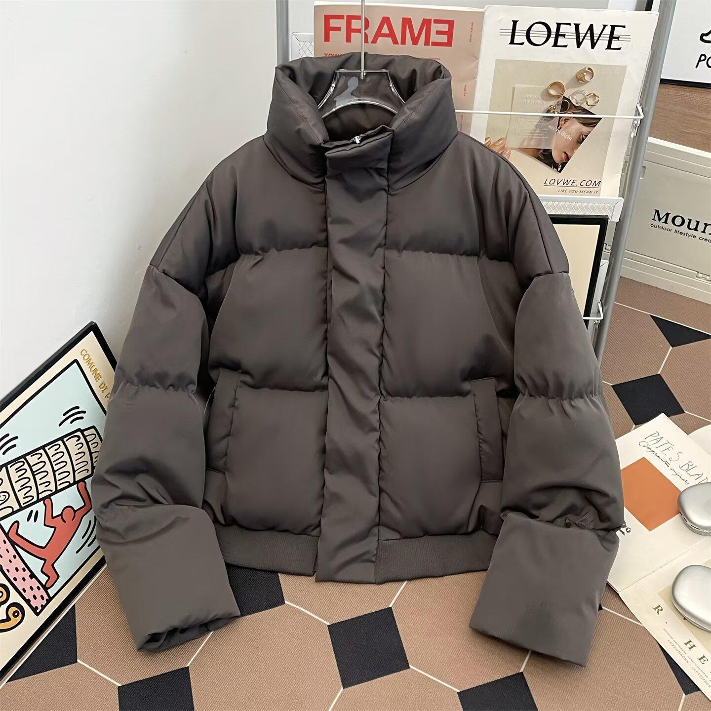 American Style Men s Thick Winter Jacket: Faux Two-Piece Cotton Design, Loose Fit for a Trendy Look 2XL
American Style Men s Thick Winter Jacket: Faux Two-Piece Cotton Design, Loose Fit for a Trendy Look 2XL