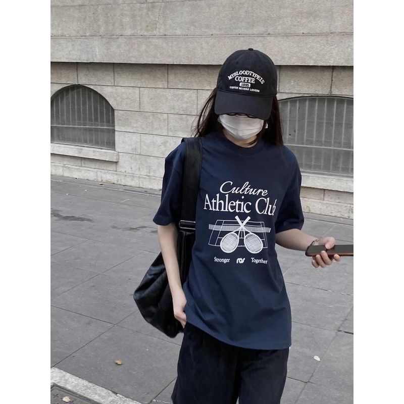 Athletic Club Tennis Racket Graphic T Shirt for Women 100 Cotton Oversized Casual Streetwear Navy Blue 2026 New Streetwear S
Athletic Club Tennis Racket Graphic T Shirt for Women 100 Cotton Oversized Casual Streetwear Navy Blue 2026 New Streetwear S