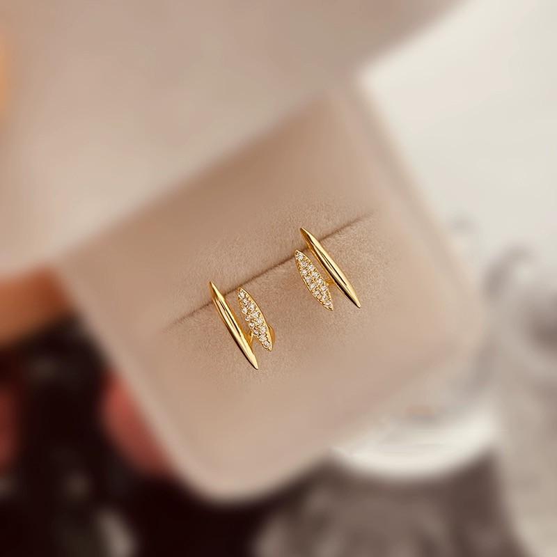 14K Gold-Plated Sterling Silver Double Layer Geometric Stud Earrings for Women - Unique Design, High-End Light Luxury Summer Style 14K Gold
14K Gold-Plated Sterling Silver Double Layer Geometric Stud Earrings for Women - Unique Design, High-End Light Luxury Summer Style 14K Gold