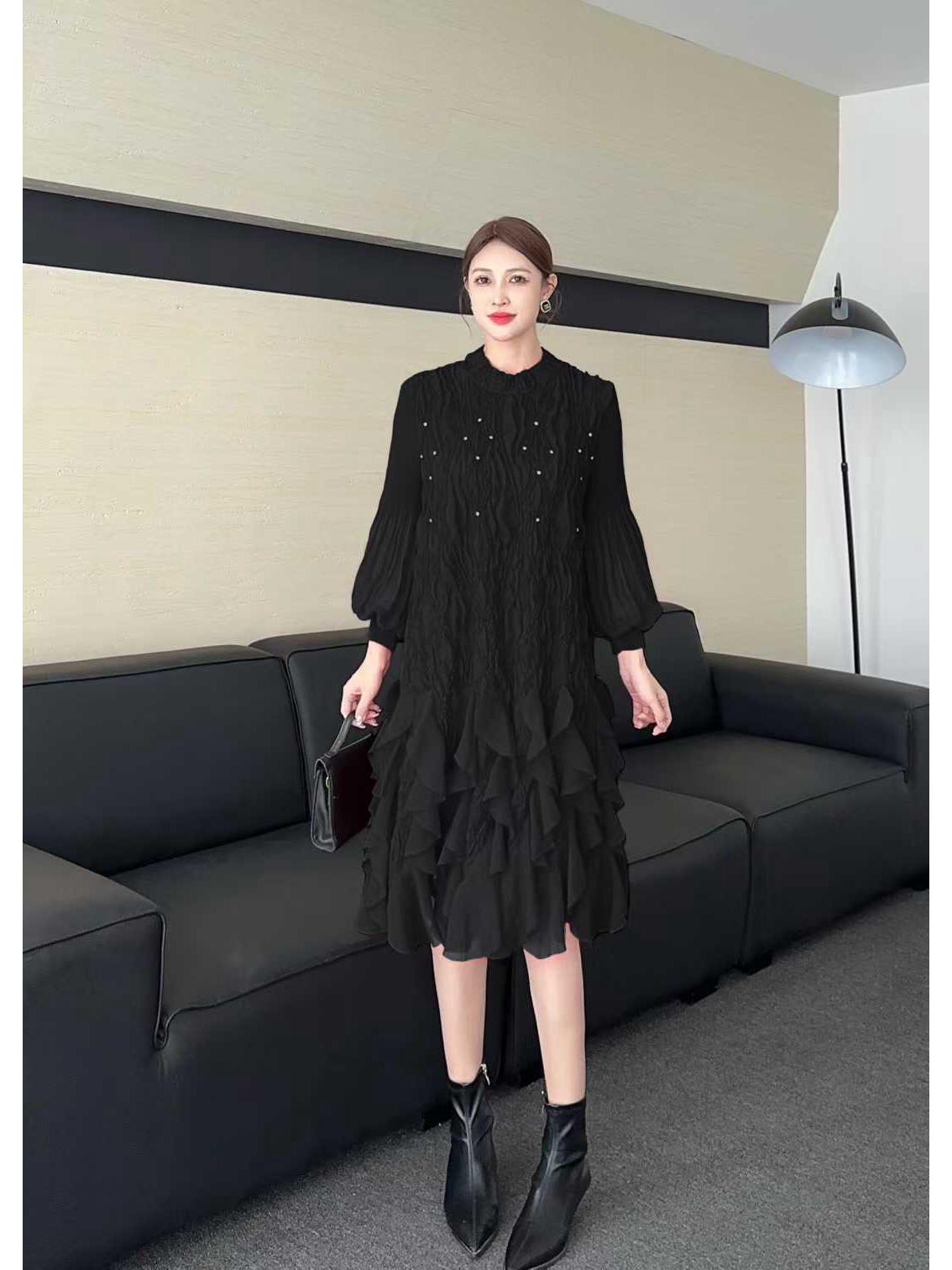 Pleated Plus Size Elegant Embroidered Long Dress for Women One Size (40-100kg) чорний
Pleated Plus Size Elegant Embroidered Long Dress for Women One Size (40-100kg) чорний