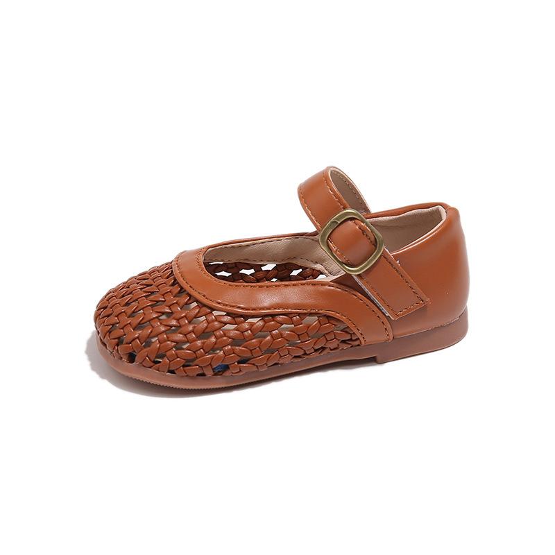 Autumn Summer New Girls Leather Shoes with Buckle Hollow Princess Sweet Classic Cut-outs Breathable mary janes I06302 23 коричневый
Autumn Summer New Girls Leather Shoes with Buckle Hollow Princess Sweet Classic Cut-outs Breathable mary janes I06302 23 коричневый