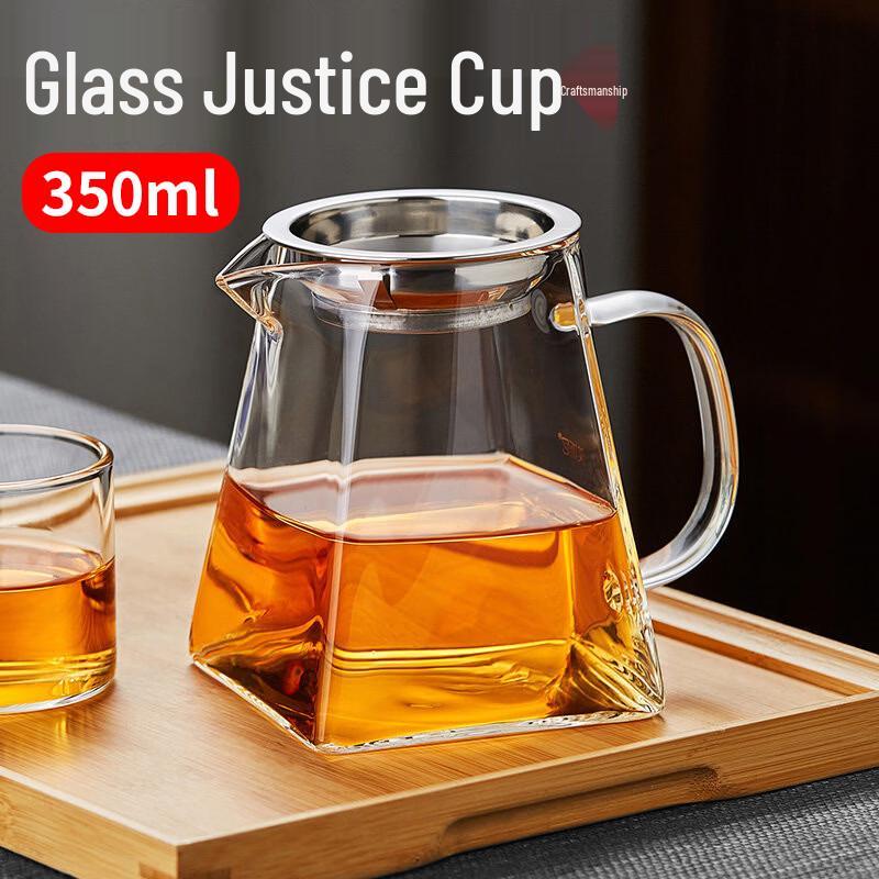 Glass Gongdaobei Tea Dispenser Set
Glass Gongdaobei Tea Dispenser Set