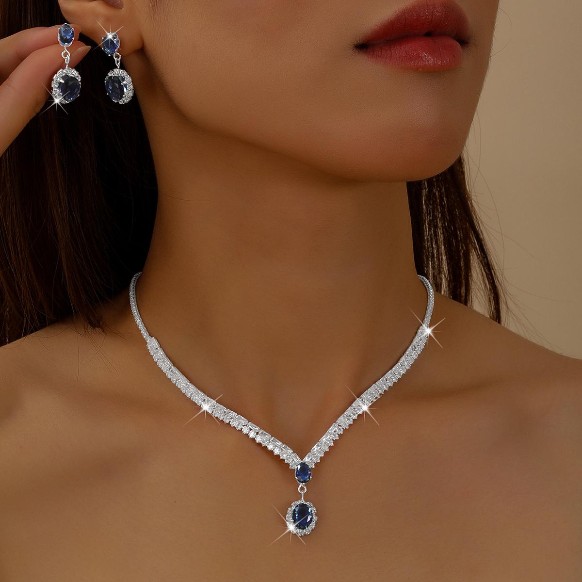 2026 Exquisite Shiny Crystal Necklace Earrings Set Bridal Accessories Bound Wedding Dress Accessories Dinner Party Earrings 45CM
2026 Exquisite Shiny Crystal Necklace Earrings Set Bridal Accessories Bound Wedding Dress Accessories Dinner Party Earrings 45CM