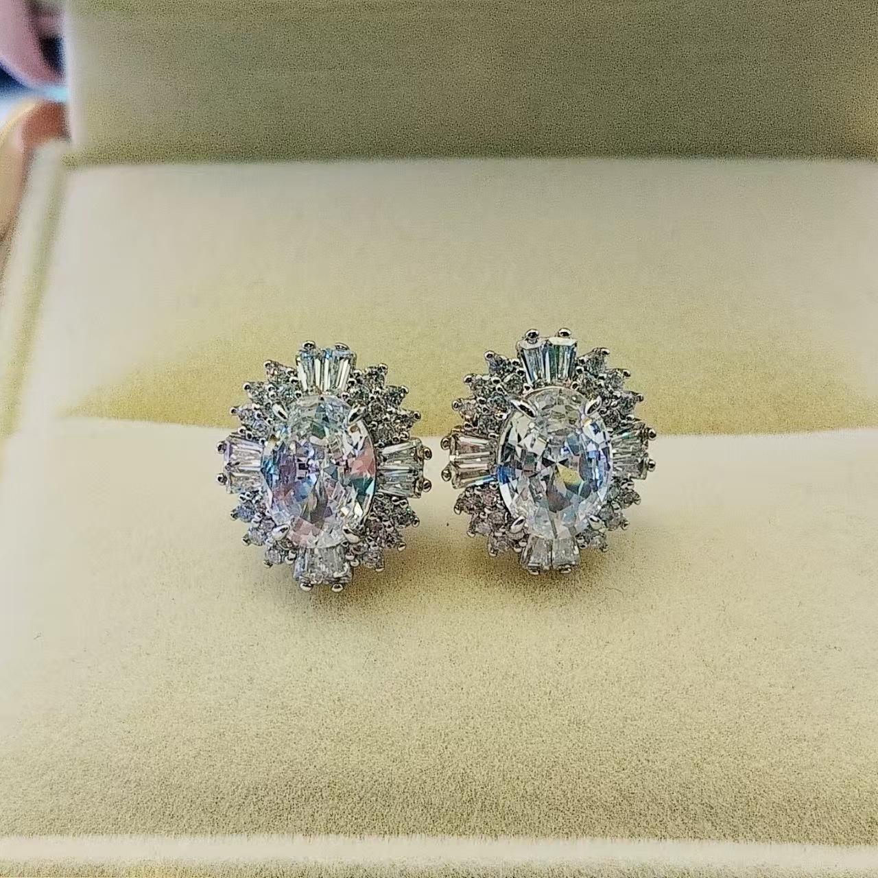 Серьги имитация кокоса круглые серьги-пусеты с цирконом женские медные позолоченные инкрустированные 6*8 мм серьги-пусеты с цирконом copper gold-plated.
Серьги имитация кокоса круглые серьги-пусеты с цирконом женские медные позолоченные инкрустированные 6*8 мм серьги-пусеты с цирконом copper gold-plated.