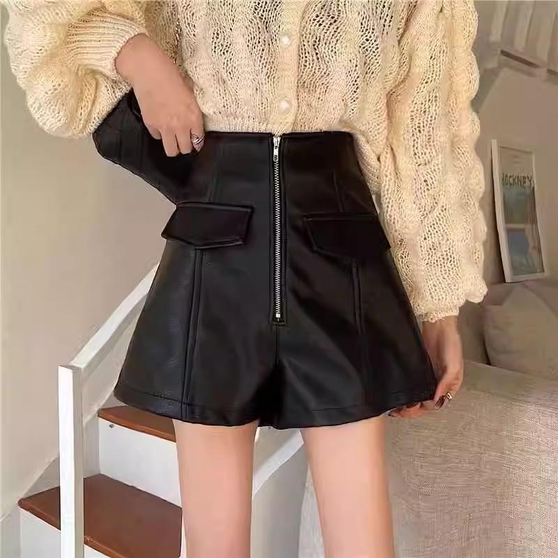 Women s High-Waisted PU Leather A-Line Shorts - 2024 Autumn/Winter, Slimming Design, Zipper, Korean Style. 2XL (131-147 lbs)
Women s High-Waisted PU Leather A-Line Shorts - 2024 Autumn/Winter, Slimming Design, Zipper, Korean Style. 2XL (131-147 lbs)