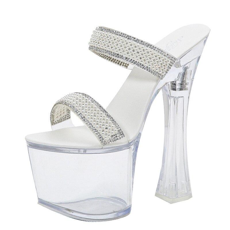 2023 прозрачные летние женские непромокаемые туфли на очень высоком толстом каблуке на платформе с жемчугом, пикантные сказочные тапочки LFD 42 белый
2023 прозрачные летние женские непромокаемые туфли на очень высоком толстом каблуке на платформе с жемчугом, пикантные сказочные тапочки LFD 42 белый