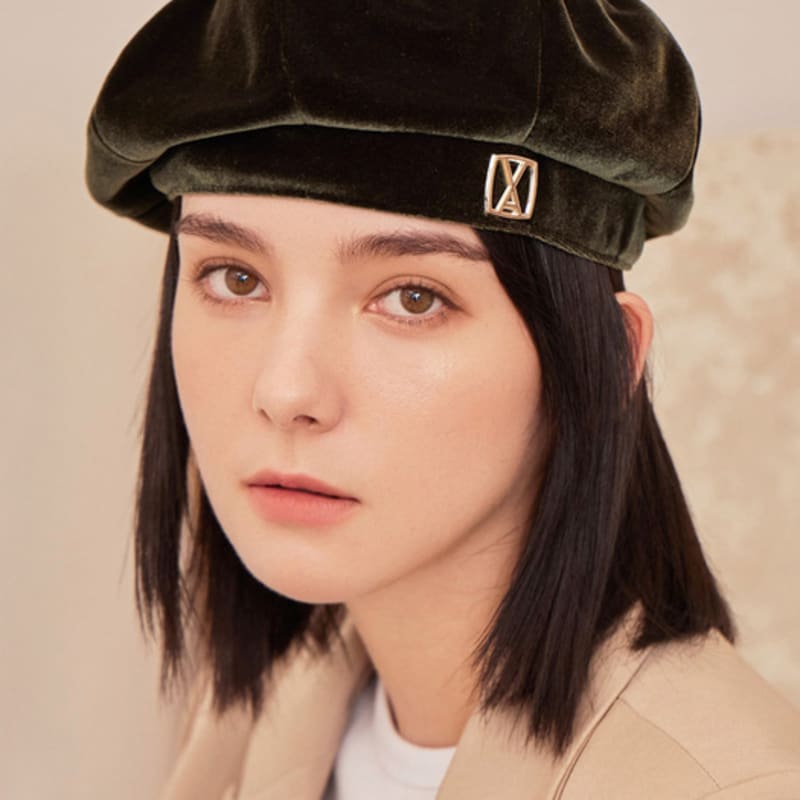 VARZAR VA Квадратный Берет Октагон Бархатный Хаки FREE
VARZAR VA Квадратный Берет Октагон Бархатный Хаки FREE