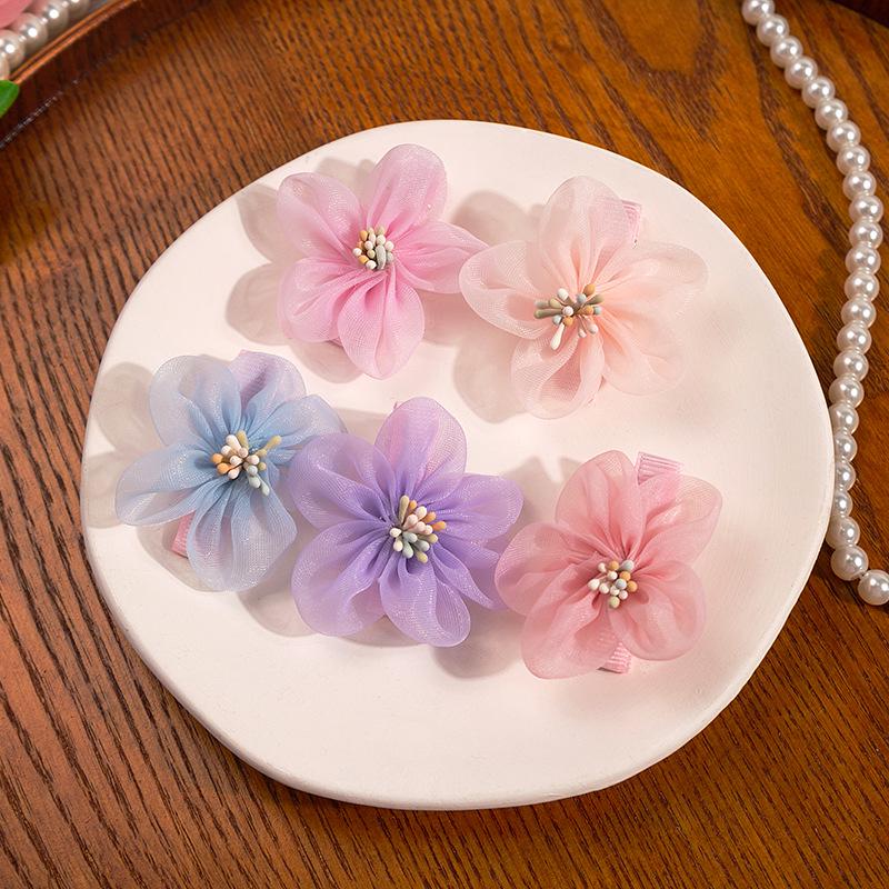 Детские милые заколки для волос с кружевом в виде цветка и бантиком, с пайетками в форме сердца
Детские милые заколки для волос с кружевом в виде цветка и бантиком, с пайетками в форме сердца