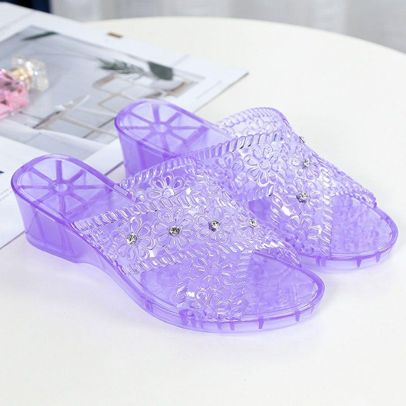 Anti Slip Slope and Crystal Jelly Thick Soled High-heeled Sandals for Women s Summer Outdoor Wear Fashionable and Versatile Transparent One-piece Mop 40
Anti Slip Slope and Crystal Jelly Thick Soled High-heeled Sandals for Women s Summer Outdoor Wear Fashionable and Versatile Transparent One-piece Mop 40