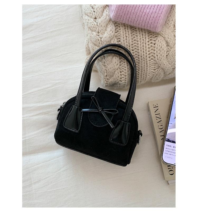 Korean version portable bow small bag women s 2025 new mini foreign shell bag ins shoulder messenger bag tide чёрный
Korean version portable bow small bag women s 2025 new mini foreign shell bag ins shoulder messenger bag tide чёрный