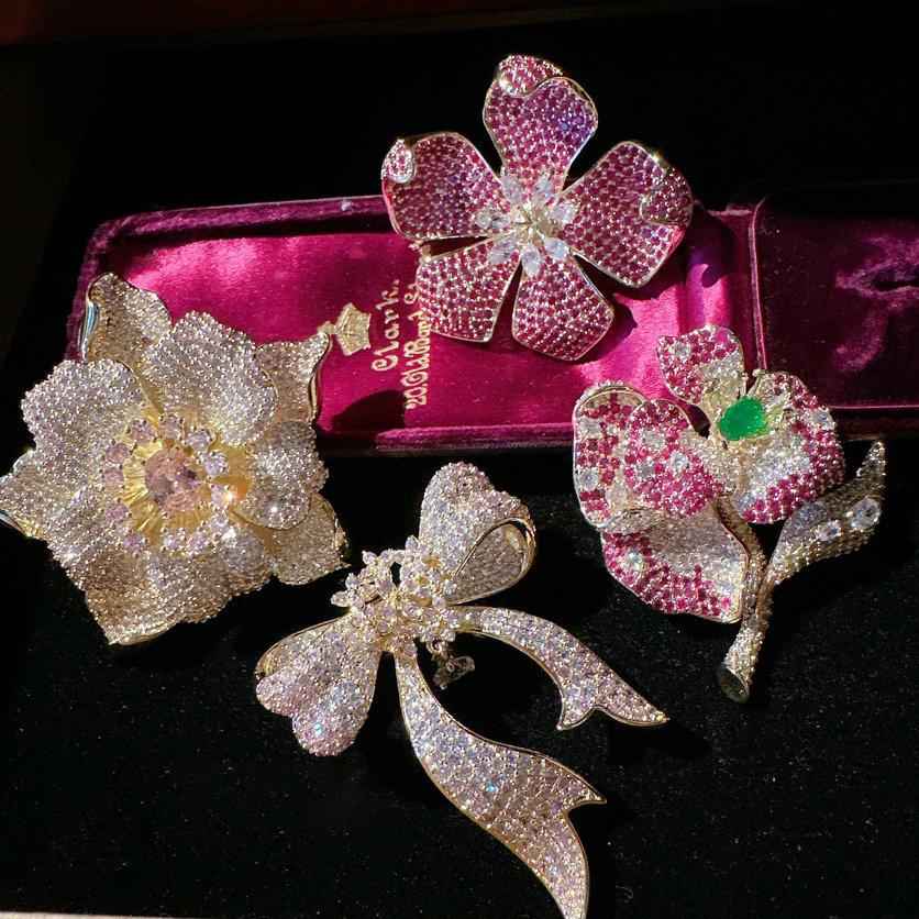 Winter New Women s Luxury Rose Brooch Colorful Zircon Micro Inlay Clothing Accessories Pin Gift
Winter New Women s Luxury Rose Brooch Colorful Zircon Micro Inlay Clothing Accessories Pin Gift