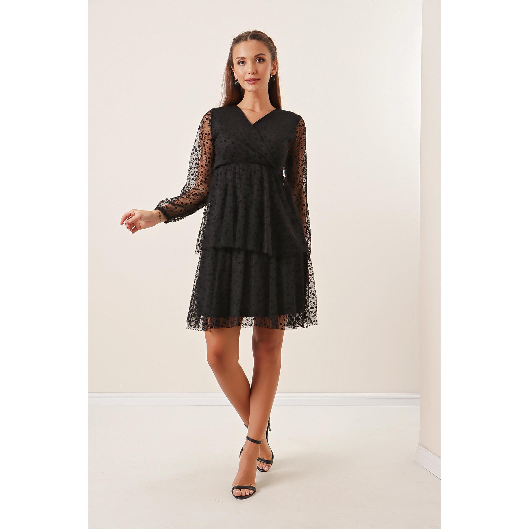 Двубортное мини-платье из флока с цветочным принтом на подкладке и двубортным вырезом
Двубортное мини-платье из флока с цветочным принтом на подкладке и двубортным вырезом