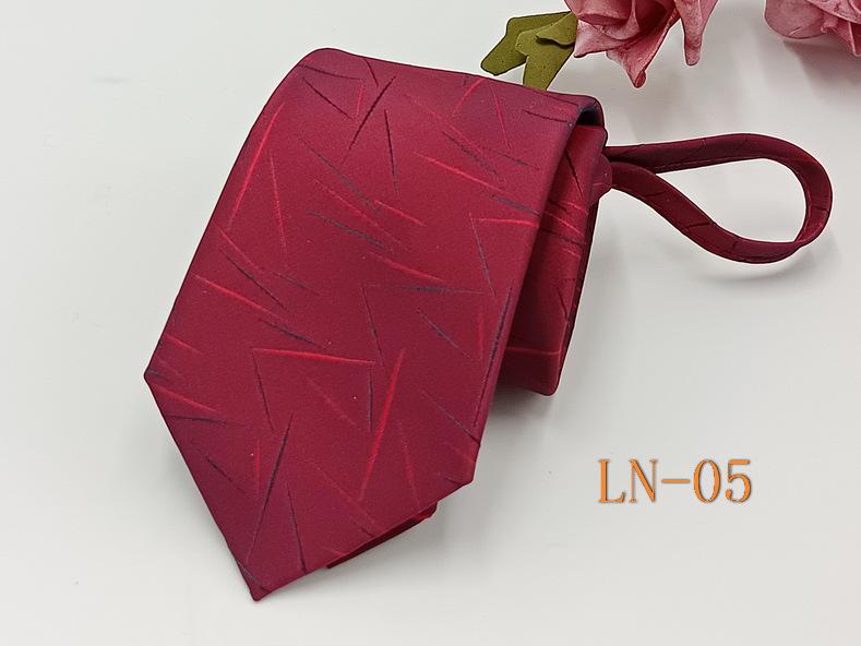 Мужской профессиональный полосатый жаккардовый галстук на молнии (7см) - Окрашенная пряжа и легко растягивающаяся
Мужской профессиональный полосатый жаккардовый галстук на молнии (7см) - Окрашенная пряжа и легко растягивающаяся