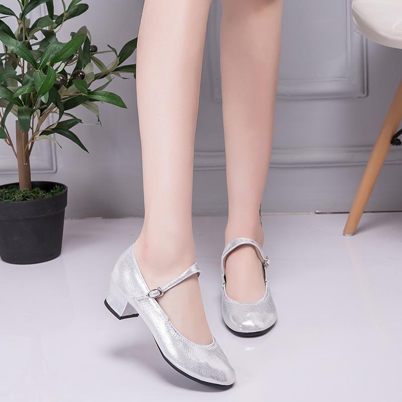 New square dance shoes spring and summer ballroom dance shoes women s soft-soled practice ethnic, outdoor dance shoes Latin 2025 35 красный
New square dance shoes spring and summer ballroom dance shoes women s soft-soled practice ethnic, outdoor dance shoes Latin 2025 35 красный