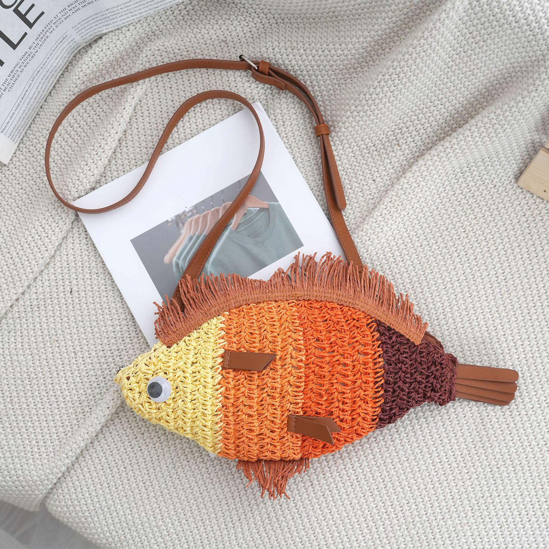 Яскрава сумка-кросбоді на пляж зі стрічкою, дизайн із рибками 20cm long, 8cm high
Яскрава сумка-кросбоді на пляж зі стрічкою, дизайн із рибками 20cm long, 8cm high