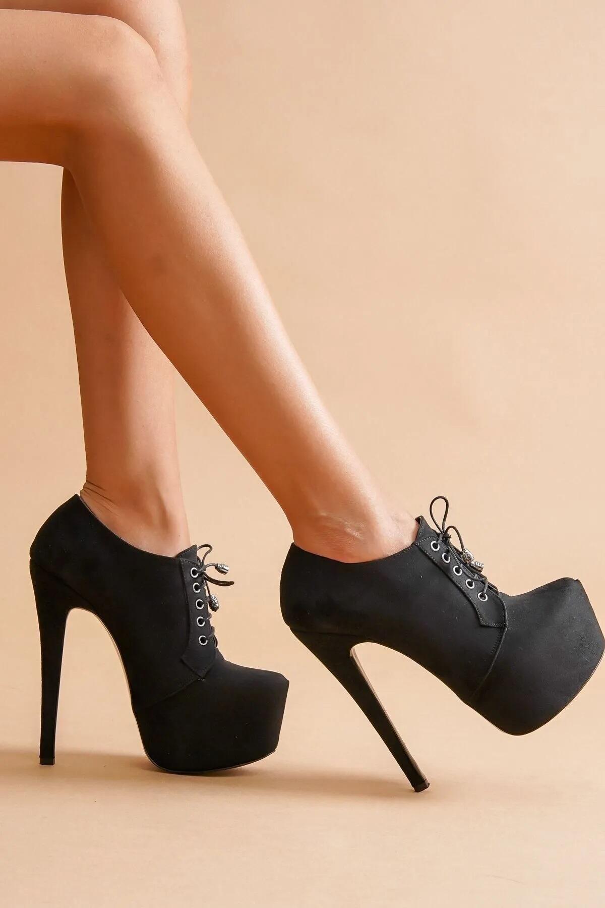 Чоботи на платформі зі шнурівкою і тонким каблуком у жіночому модному стилі 35
Чоботи на платформі зі шнурівкою і тонким каблуком у жіночому модному стилі 35