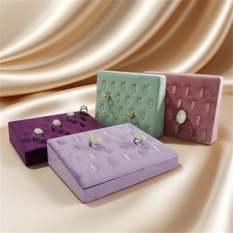 High-quality Creative Color Velvet 22-Slot Inclined Jewelry Ring Storage Tray Jewelry Window Storage Item Showcasing Jewelry 1PCS світло-фіолетового кольору
High-quality Creative Color Velvet 22-Slot Inclined Jewelry Ring Storage Tray Jewelry Window Storage Item Showcasing Jewelry 1PCS світло-фіолетового кольору