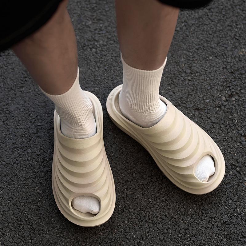 Beach shoes for men, non-slip and non-smelly outside, cool slippers for feet, indoor home bath in spring and summer, bathroom sandals 44/45 (suitable for size 43/44) чорний
Beach shoes for men, non-slip and non-smelly outside, cool slippers for feet, indoor home bath in spring and summer, bathroom sandals 44/45 (suitable for size 43/44) чорний