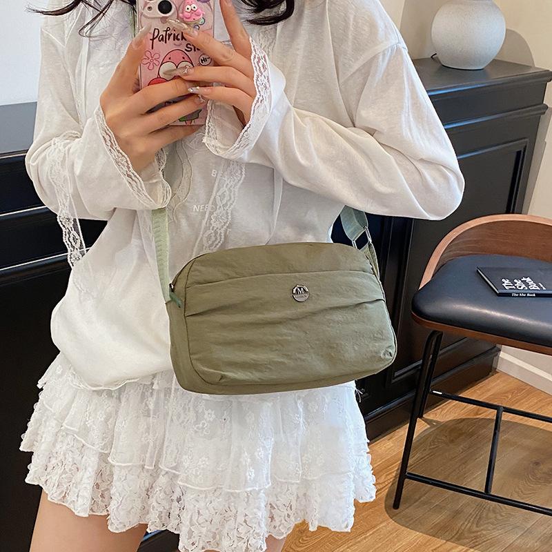 Simple messenger bag New women s shoulder bag Trend shopping 2025 Small square bag Fashion casual cloth bag чёрный
Simple messenger bag New women s shoulder bag Trend shopping 2025 Small square bag Fashion casual cloth bag чёрный