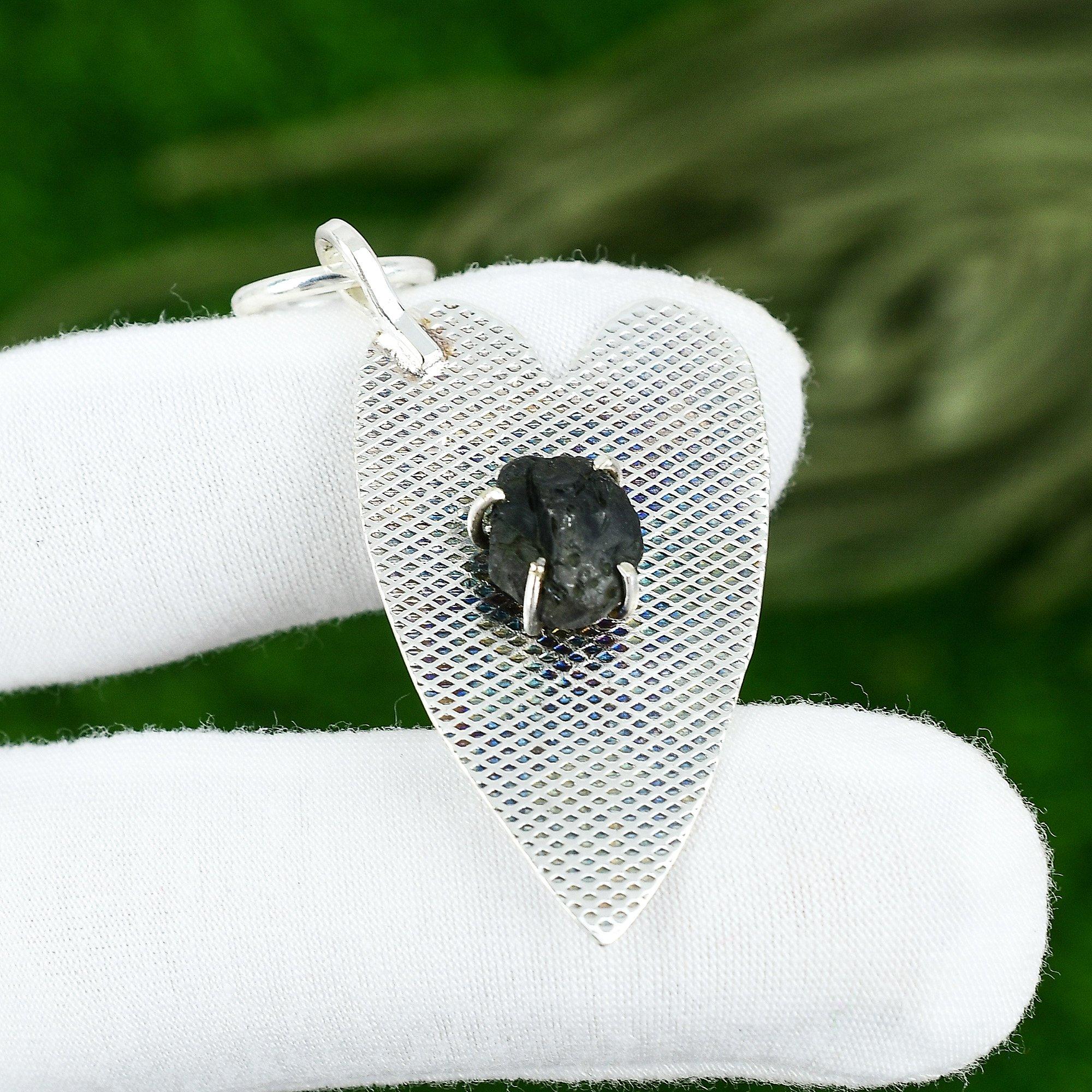 Black Kyanite Rough Gemstone 925 Sterling Silver Sister Handcrafted Boho Pendant
Black Kyanite Rough Gemstone 925 Sterling Silver Sister Handcrafted Boho Pendant