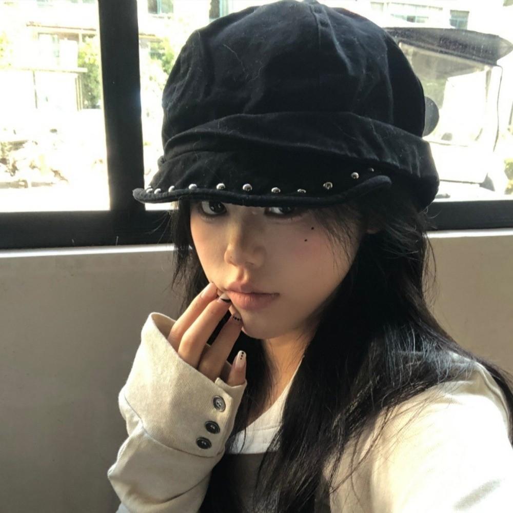 Black Rivet Trim Beret Gothic Flat Top Cap New Studded Beret Cap Outdoor чорний
Black Rivet Trim Beret Gothic Flat Top Cap New Studded Beret Cap Outdoor чорний